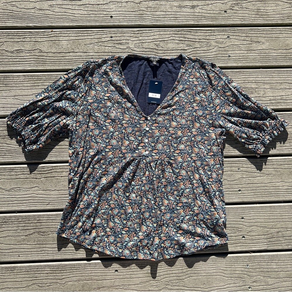 Lucky Brand: V-Neck Floral Short Sleeve Blouse. Women’s Size Large.